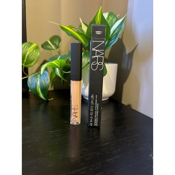 Nars Radiant Creamy Concealer | SHADE LIGHT 3 HONEY - Picture 1 of 1